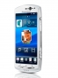 Fotografías Lateral derecho y Frontal de Sony Ericsson Xperia neo V Blanco. Detalle de la pantalla: Reproductor de música